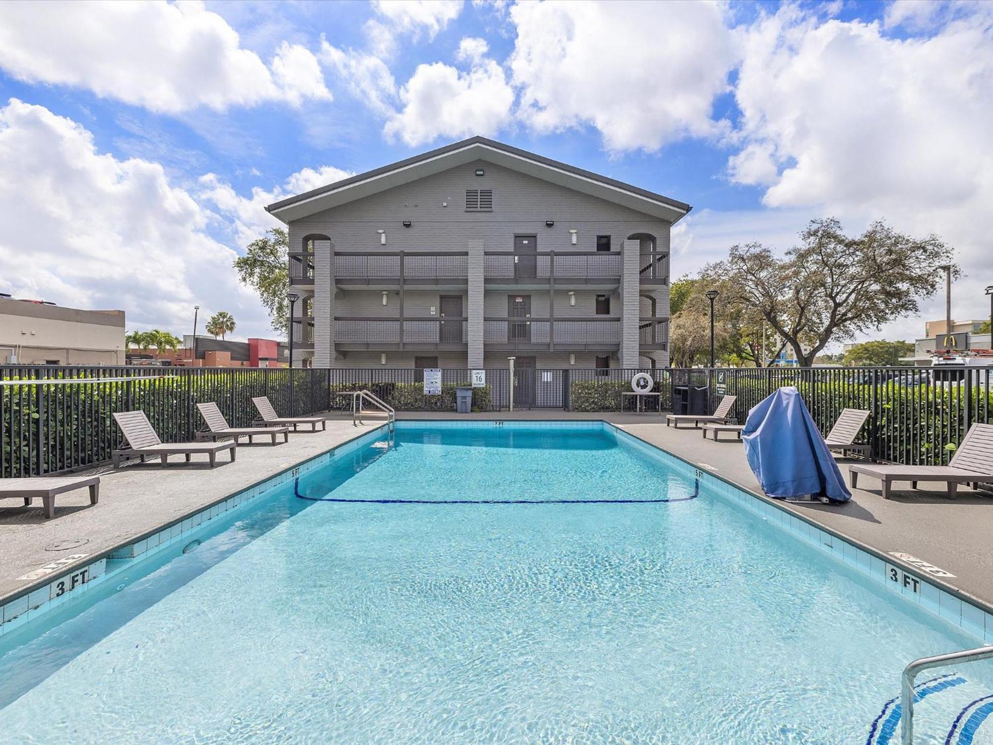 La Quinta Inn By Wyndham Miami Airport North Miami Springs Exterior foto
